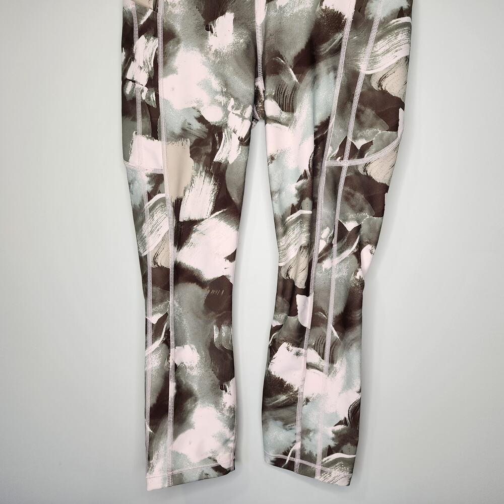 Athleta Ultimate Stash Pocket II Capri Small Painted Energy Olive Green Leggings - Picture 4 of 8